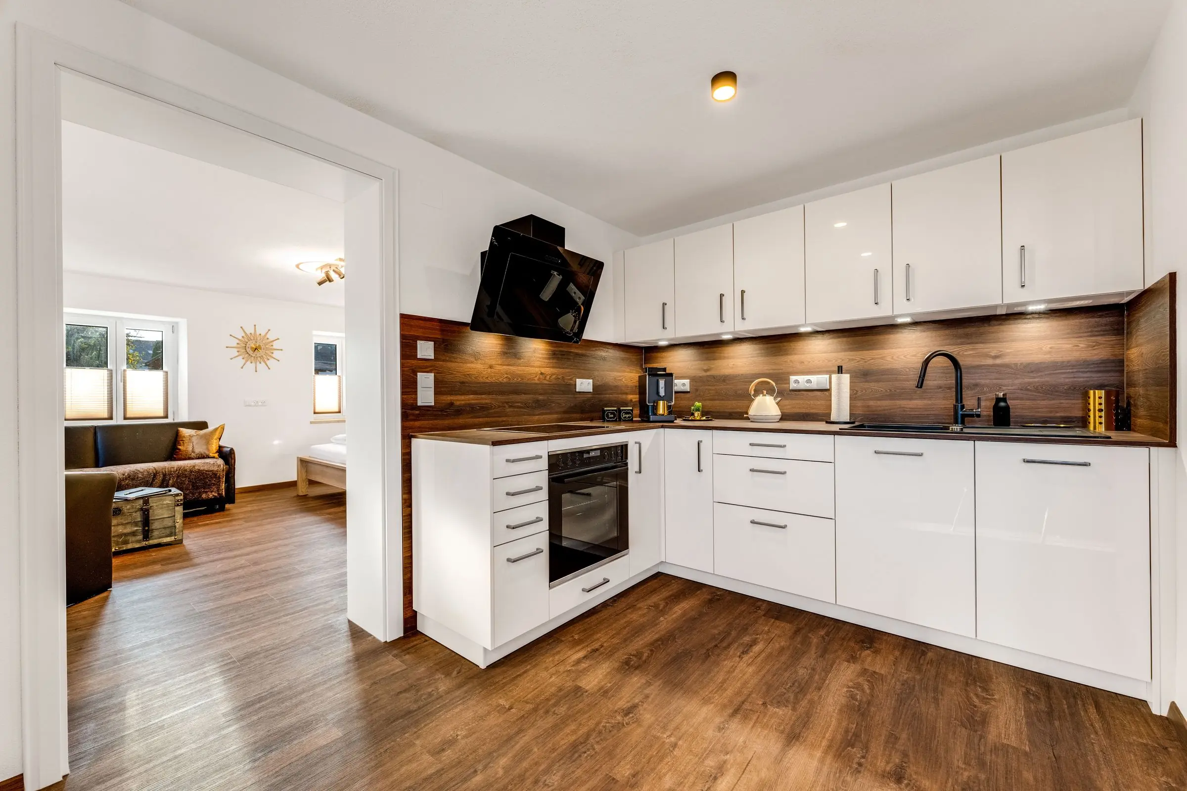 24 10 30 marktoberdorf modern kitchen luxury wood | Ferienwohnungen