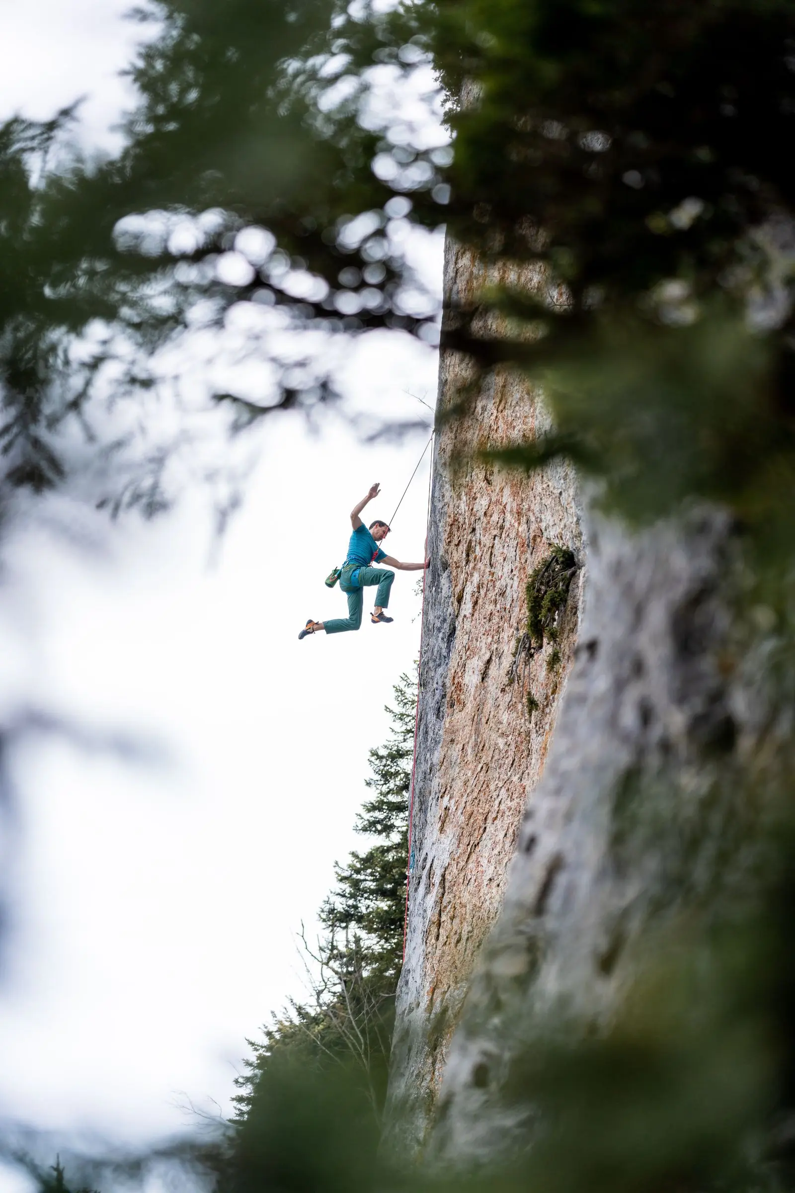 Kletterer stürzt am Grünten in neuer Route an steiler Wand - Kletterfotograf Kempten (Allgäu)