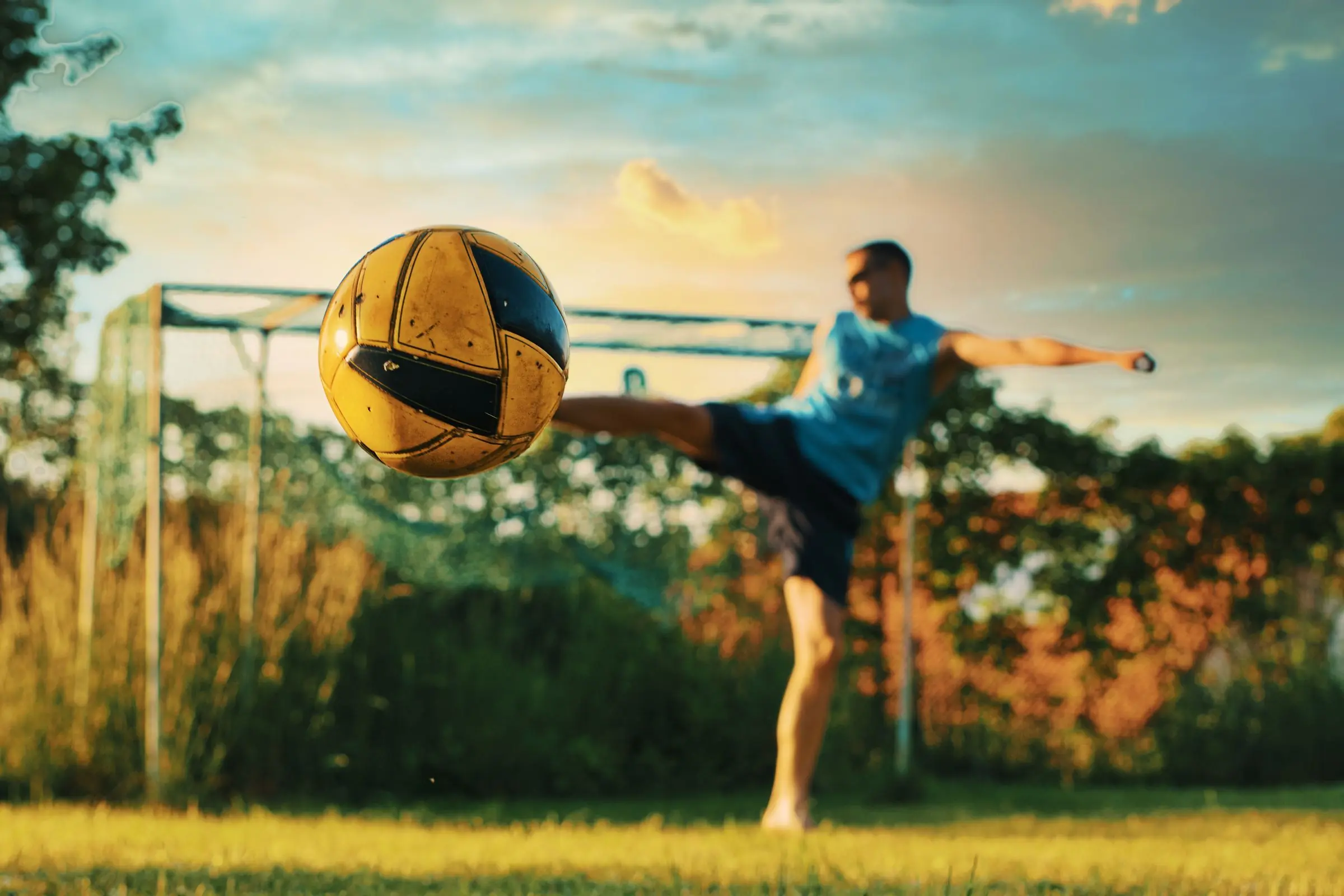 Action Fotograf für explosiven Fußball - Sportfotograf Memmingen