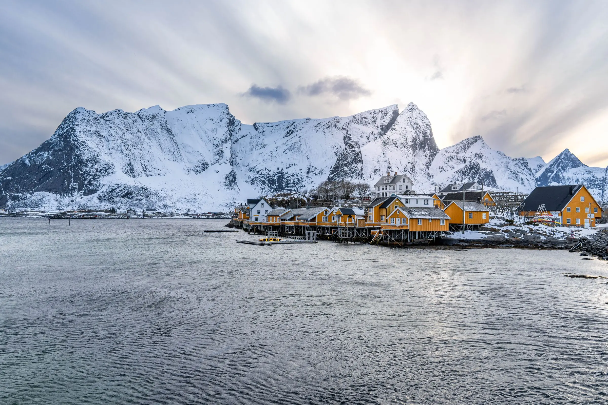 norway fjord yellow house | Galerie Reisen